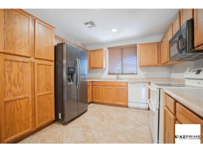 Building Photo - Beautiful 3/2 Phoenix House Near Cesar Cha...