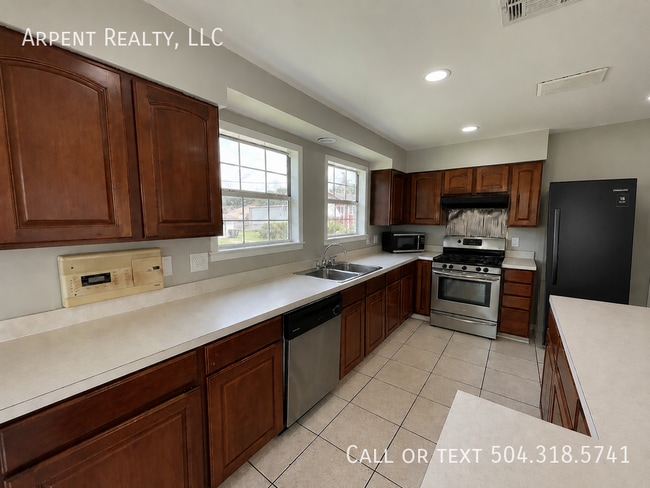 Building Photo - 2121 Montesquieu St