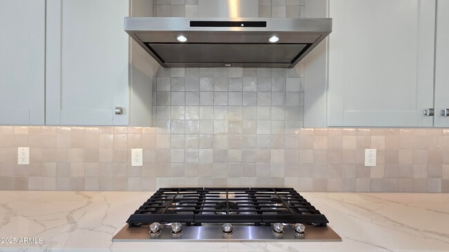 Building Photo - 17864 W Thistle Landing Dr