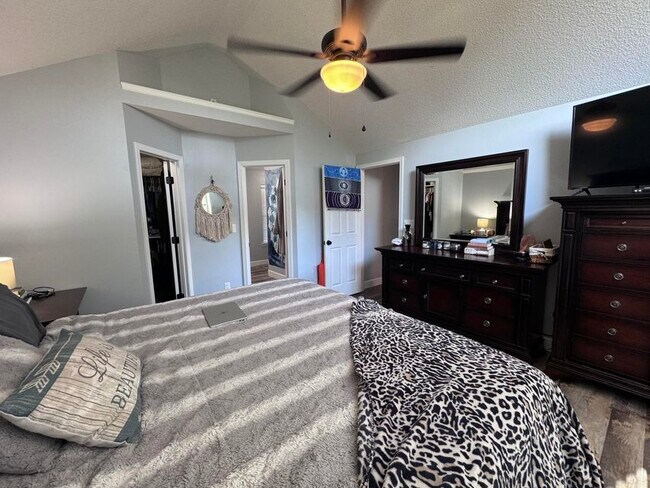 Building Photo - 315 Parkwood Pl