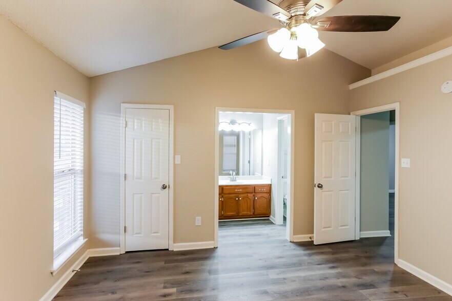 Building Photo - 9163 Bentley Woods Dr
