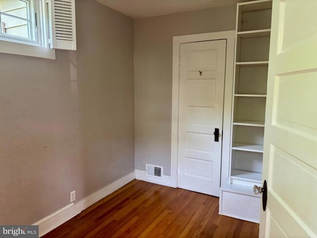Building Photo - 155 Ridgeway Cir