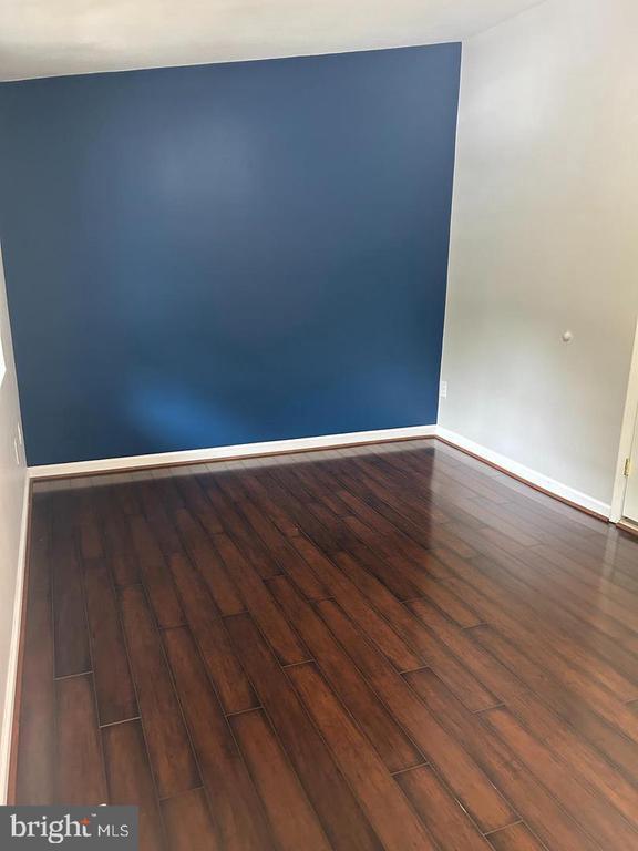 Building Photo - 5497 Endicott Ln