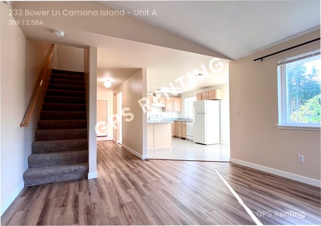 Building Photo - Sunny and Bright Territorial View Home