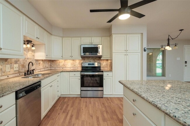 Building Photo - 624 Cimarron Trail