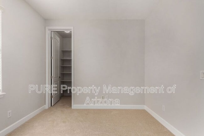 Building Photo - 3311 S Sunland Dr