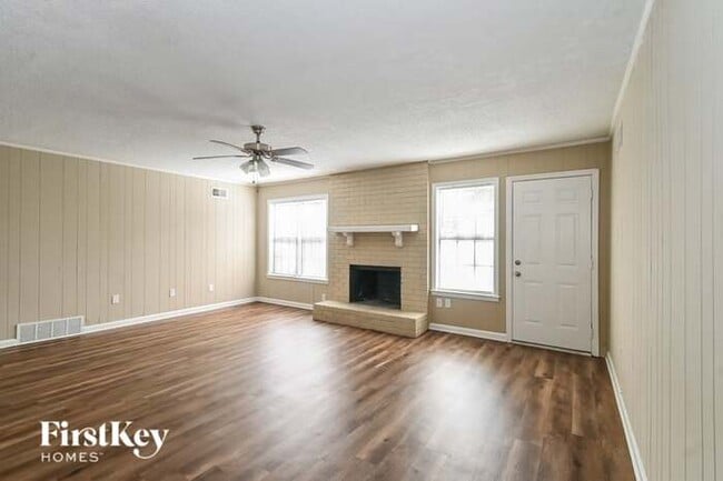 Building Photo - 3792 Caravel Dr