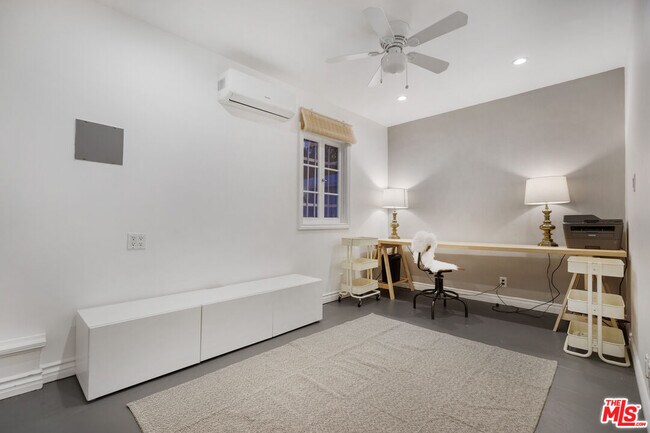 Building Photo - 163 Acari Dr