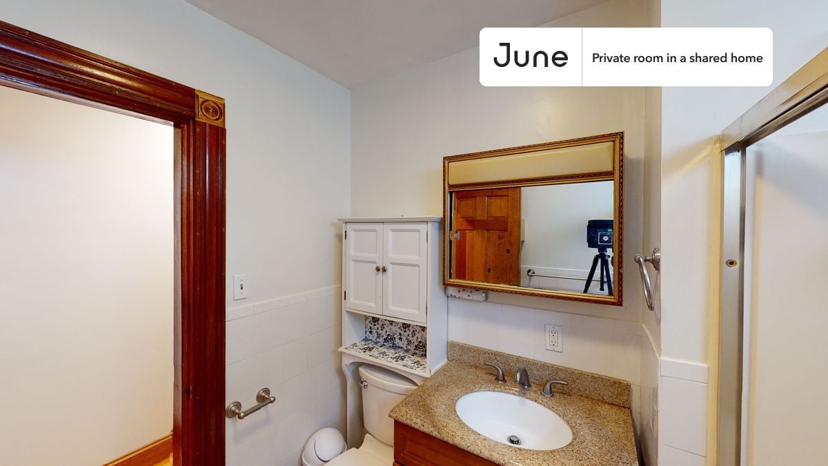 Building Photo - Room in Shared 5 bed/1 bath home in Somerville