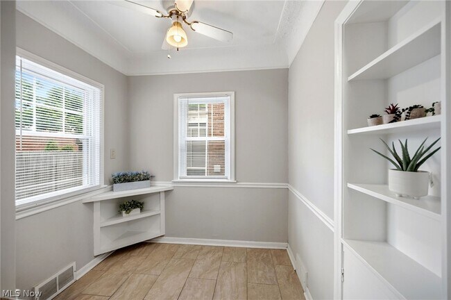 Building Photo - 3889 Grenville Rd