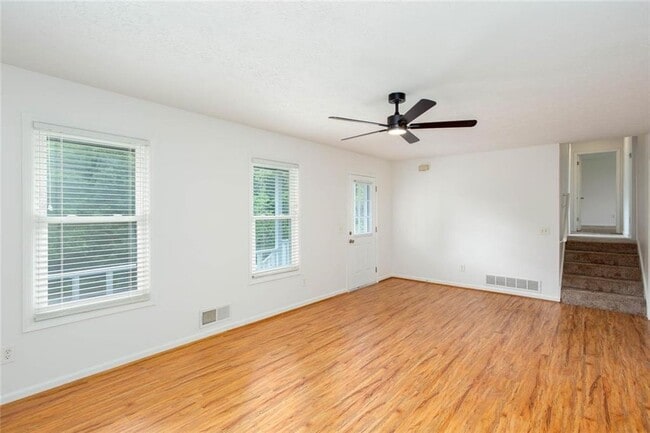 Building Photo - 1093 Caprice Dr