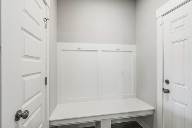 Mud room - 3116 Lamond Dr