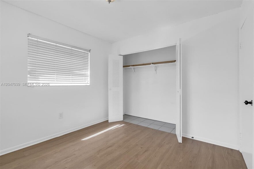 Building Photo - 2809 SW 23rd Ter