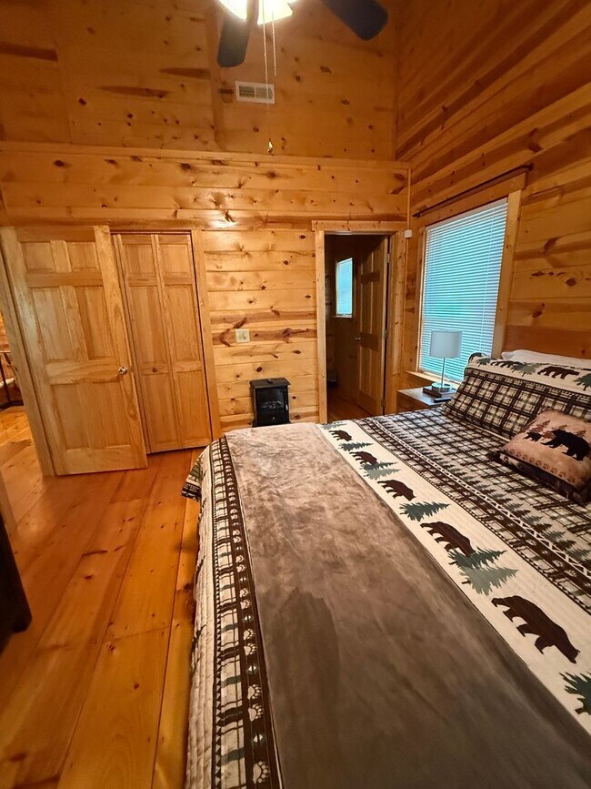 Building Photo - Laurel Oak Cabin