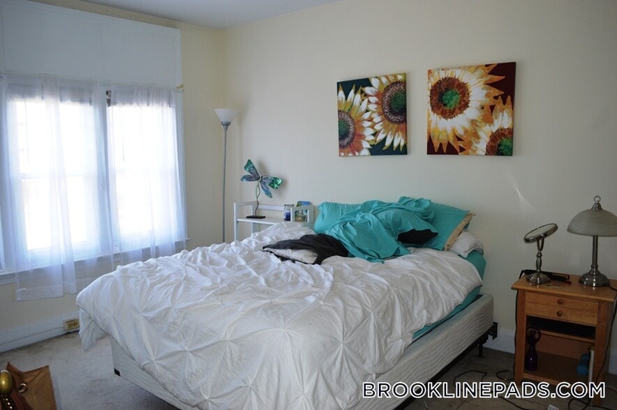 Building Photo - 1223 Beacon St