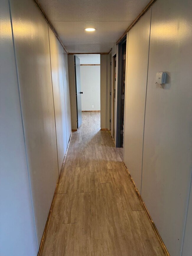 Building Photo - Business 37 Highway - Park