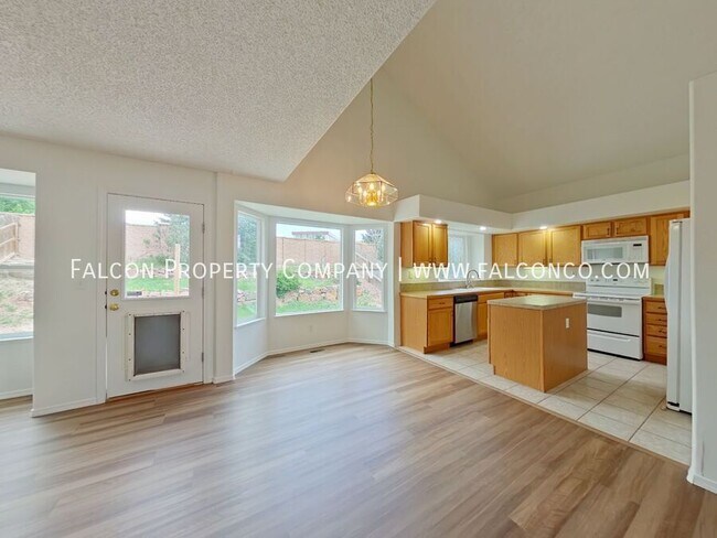 Building Photo - 7150 Grand Prairie Dr