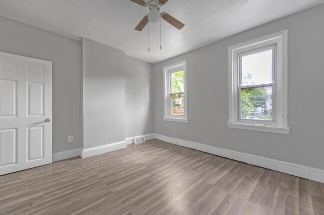 Building Photo - 9 E Basin St