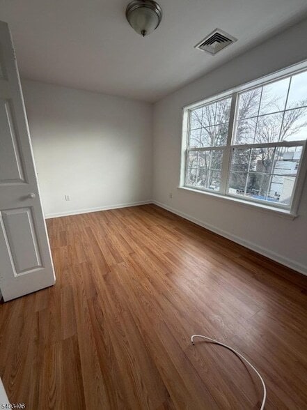 Building Photo - 110-PT112 Redwood Ave