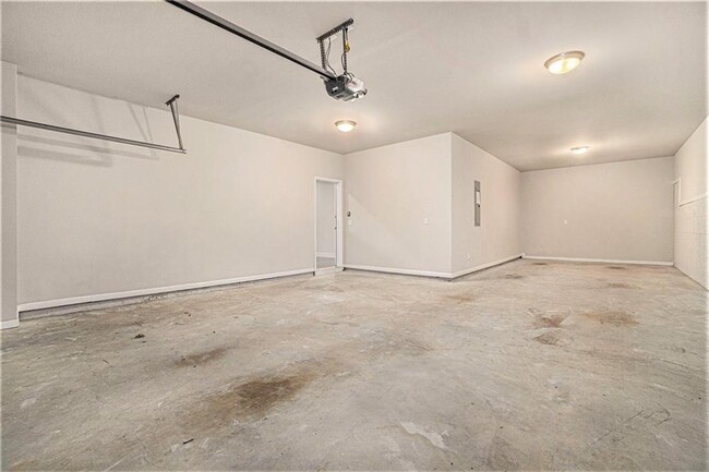 Building Photo - 3382 Bryerstone Cir SE