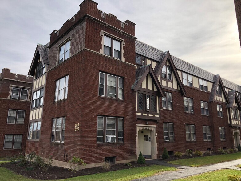 Building Photo - 7 S Highland St