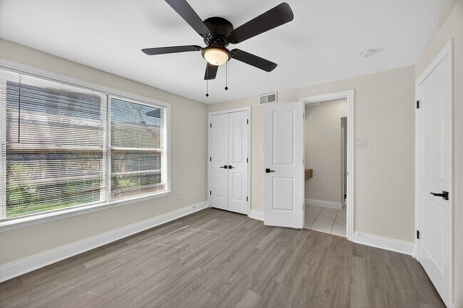 Building Photo - 108 Dupont Cir