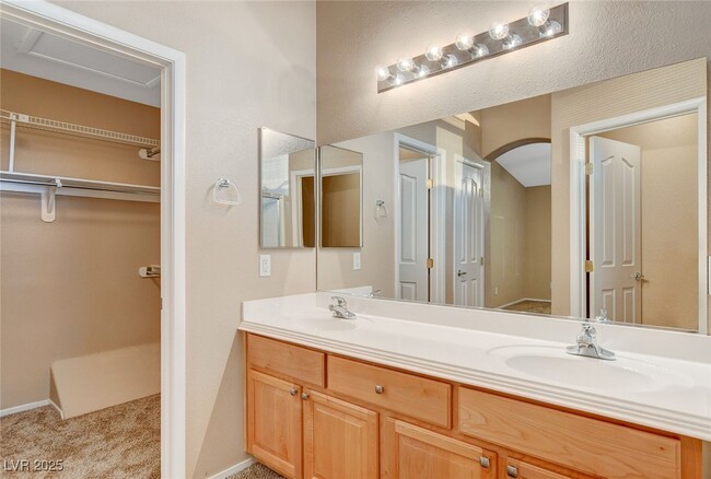 Building Photo - 6733 Lookout Lodge Ln