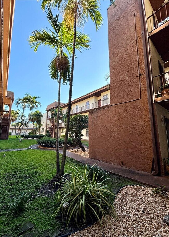 Building Photo - 10850 W Flagler St