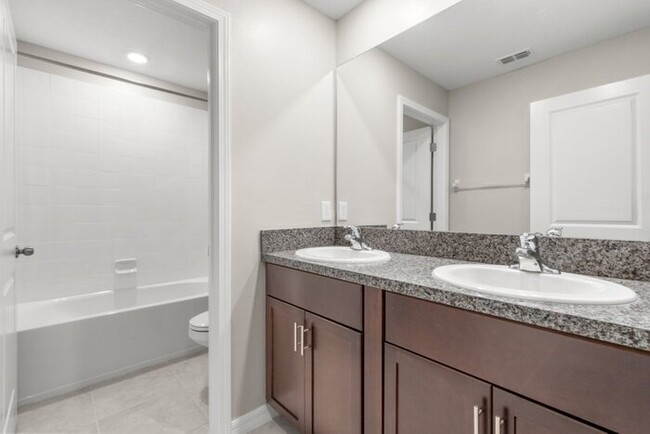 Building Photo - LIKE NEW Home For Rent in Creek Preserve!