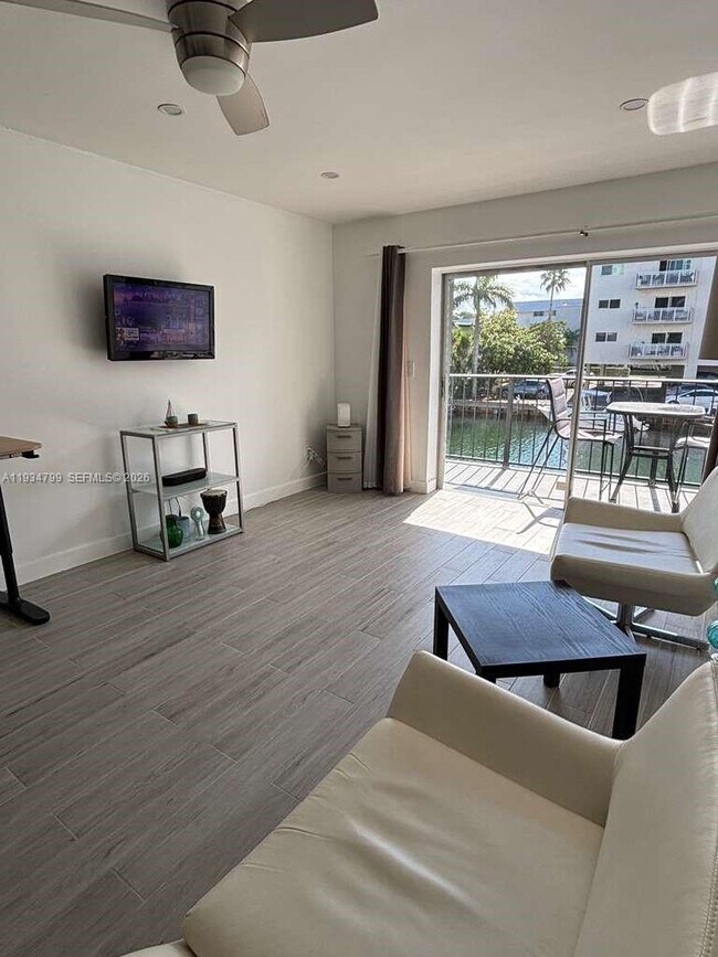 Building Photo - 3642 NE 171 St