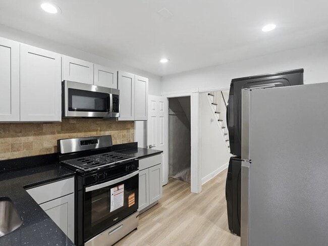 Building Photo - 2828 Winton St