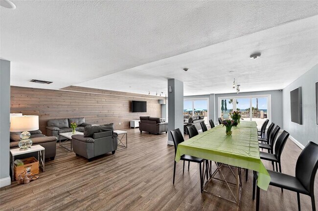 Building Photo - 4450 Gulf Blvd