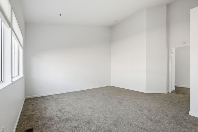 Building Photo - Desirable North Napa 3 Bed Single-Family Home