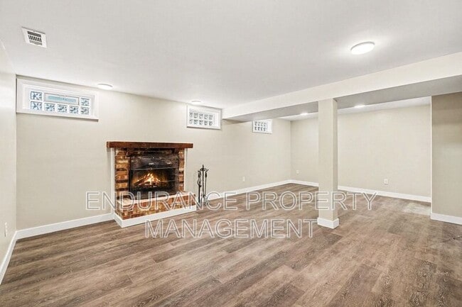 Building Photo - 334 Hyde Park Dr