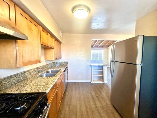 Building Photo - Desert Club Apartments