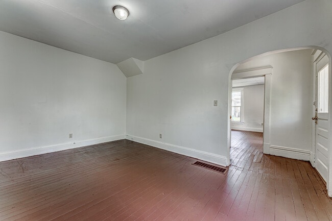 Building Photo - 975 Dorsey Ave