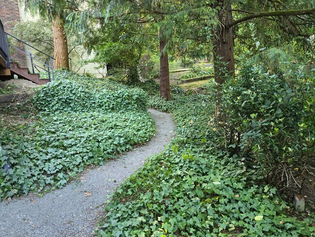 Building Photo - 17612 NE 30th Pl