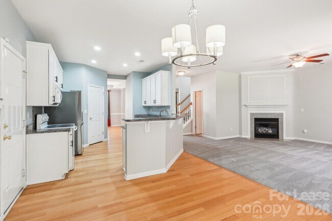 Building Photo - 14417 Laurel Tree Ln