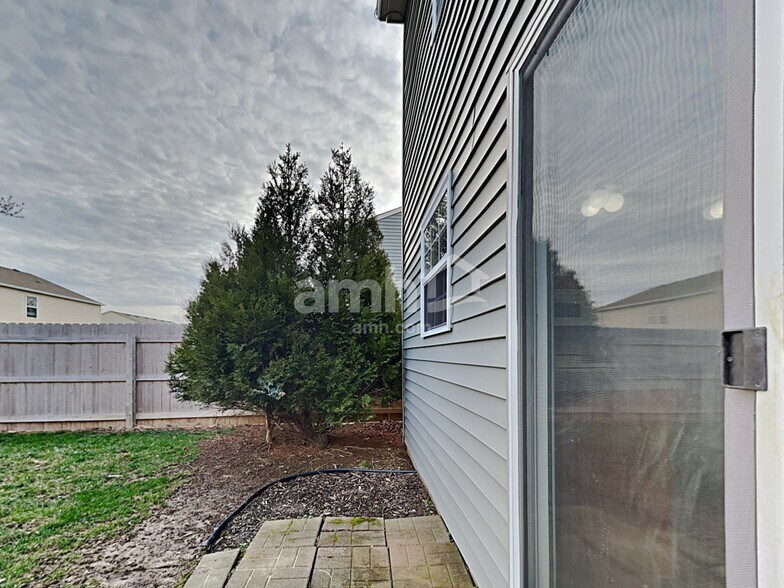 Building Photo - 786 Hickory Pine Dr