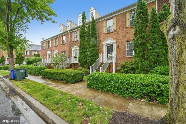 Building Photo - 1724 Emory St