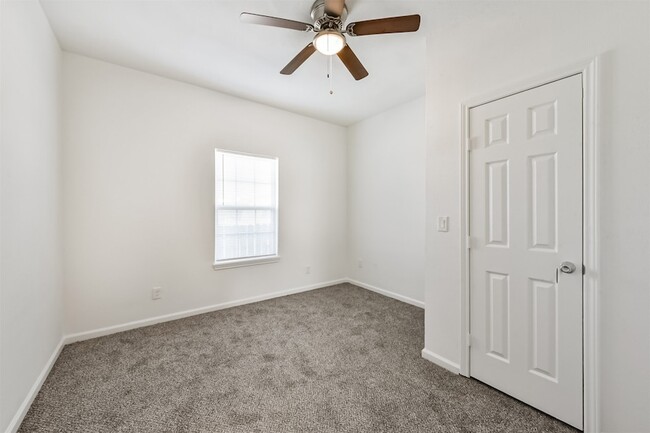 Building Photo - 4745 Wenda St