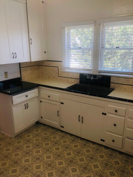 Building Photo - 3522 Lemon Ave