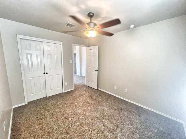 Building Photo - Prime Avery Park Location – Easy Access to...