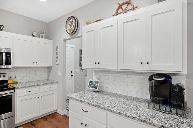 Building Photo - 7356 Kalland Cir NE