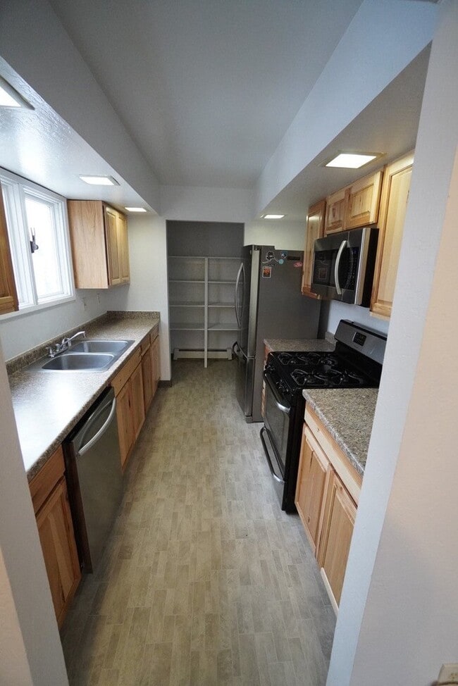 Building Photo - 3 Bedroom East Anchorage Condo!