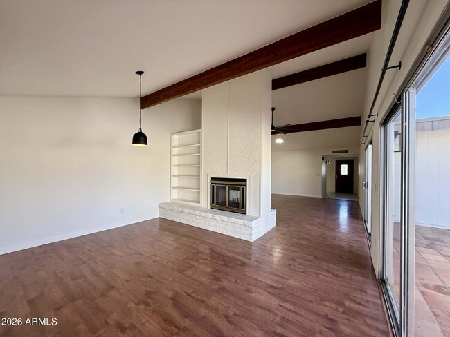 Building Photo - 313 S Desert Ave