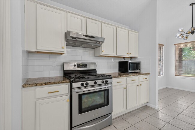 Building Photo - 7206 Glen Rosa Dr
