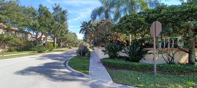 Building Photo - 6688 Via Regina