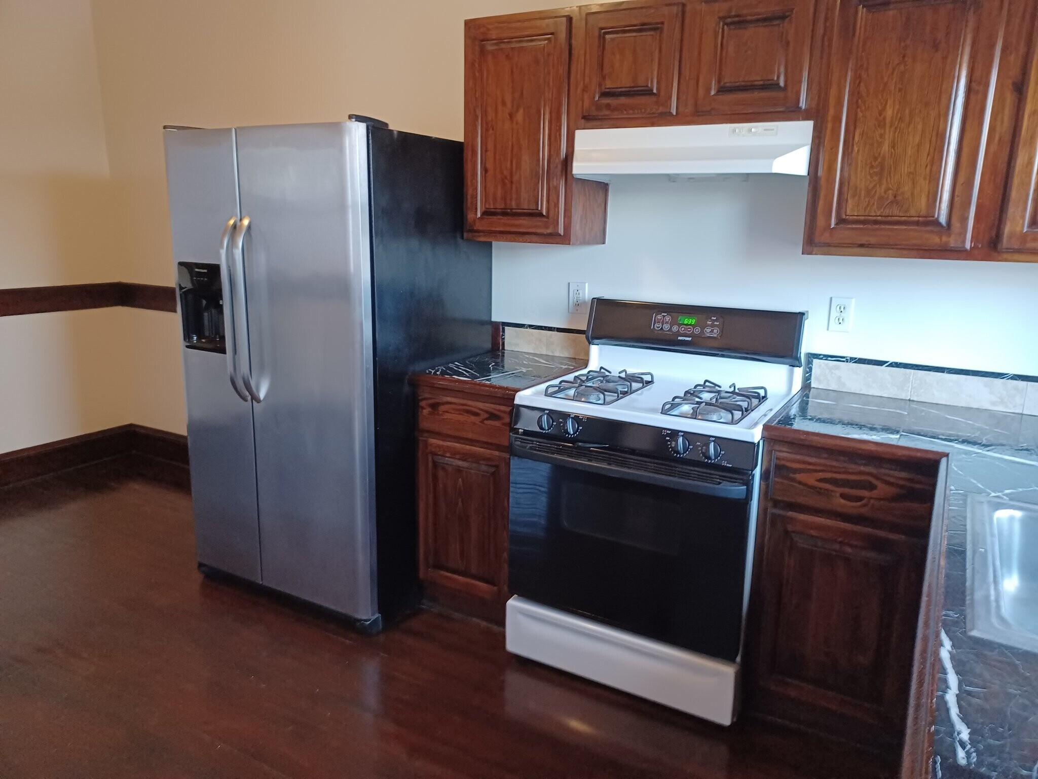 Building Photo - 306 Madison Ave