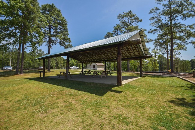 Building Photo - 65 Lone Pine Trail
